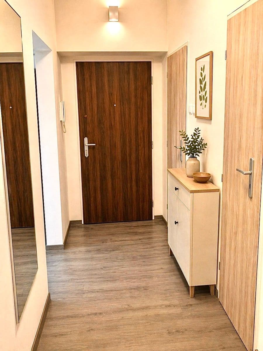 2 bedroom with open-plan kitchen flat for sale, 72 m², Čsl. armády, Děčín, Ústecký Region 2 bedroom with open-plan kitchen flat for sale, 72 m², Čsl. armády, Děčín, Ústecký Region