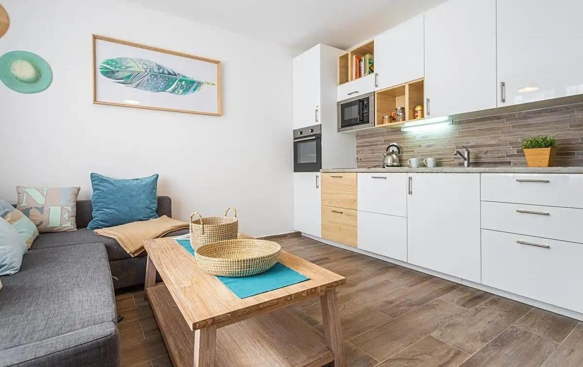 1 bedroom with open-plan kitchen flat to rent, 42 m², Pod Zvonařkou, Prague, Prague 1 bedroom with open-plan kitchen flat to rent, 42 m², Pod Zvonařkou, Prague, Prague