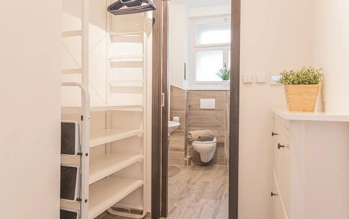 1 bedroom with open-plan kitchen flat to rent, 42 m², Pod Zvonařkou, Prague, Prague 1 bedroom with open-plan kitchen flat to rent, 42 m², Pod Zvonařkou, Prague, Prague