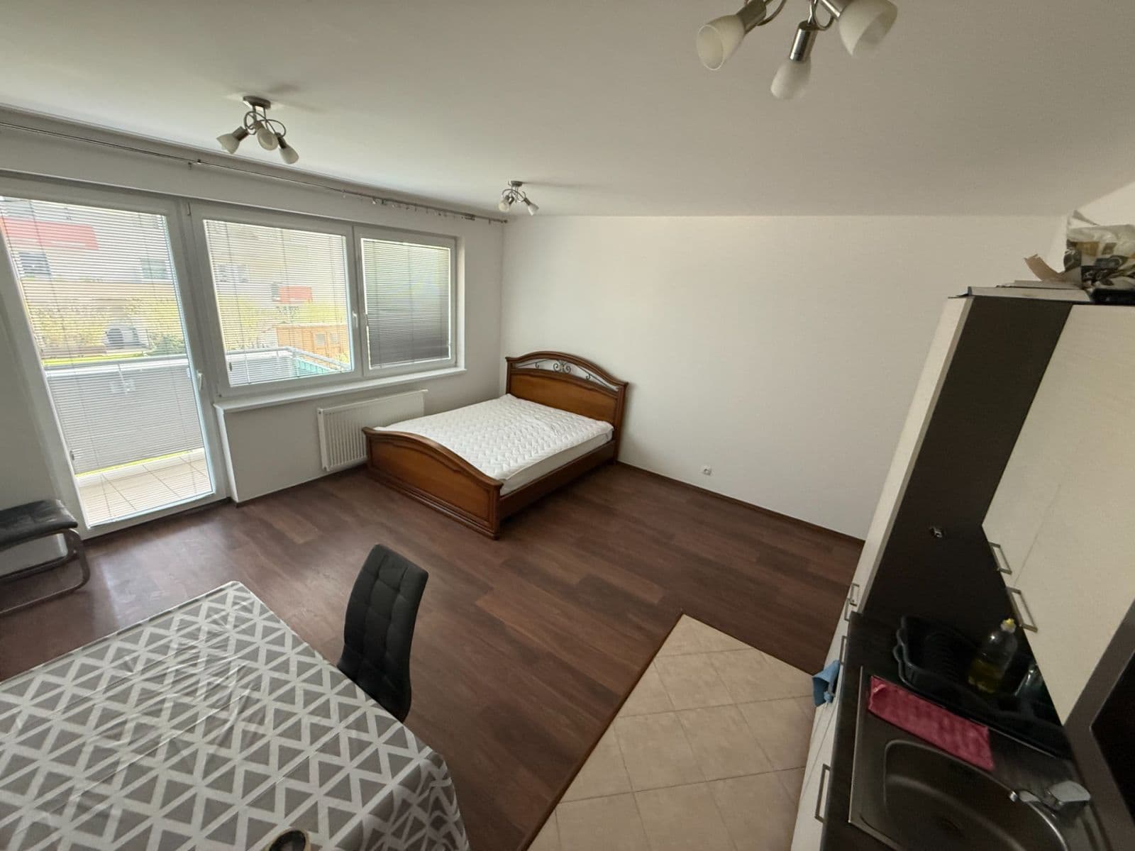 Studio flat to rent, 37 m², Modenská, Prague, Prague Studio flat to rent, 37 m², Modenská, Prague, Prague