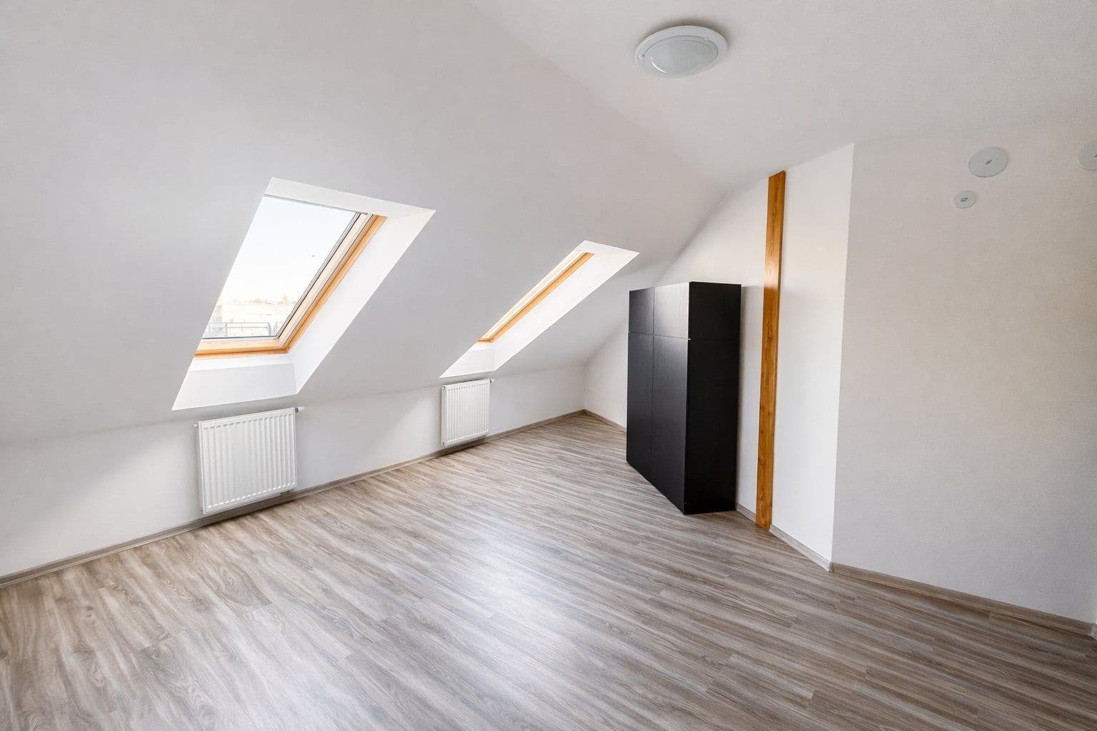 2 bedroom with open-plan kitchen flat for sale, 89 m², Třídvorská, Kolín, Středočeský Region 2 bedroom with open-plan kitchen flat for sale, 89 m², Třídvorská, Kolín, Středočeský Region