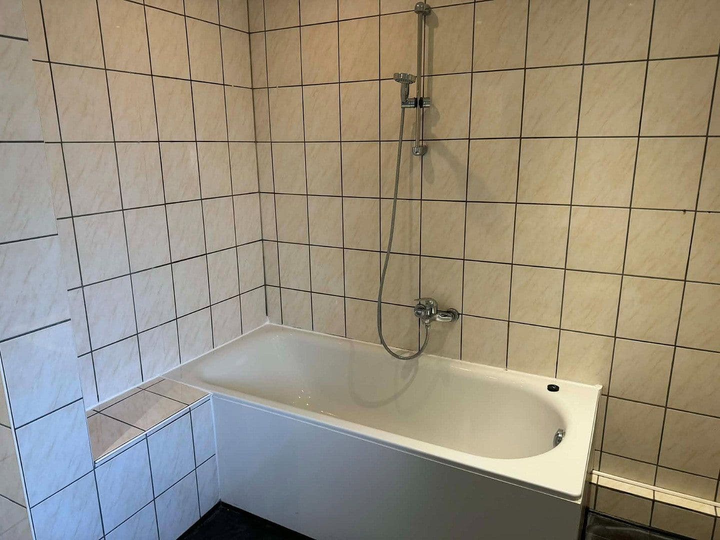2 bedroom with open-plan kitchen flat to rent, 95 m², Bochum, North Rhine-Westphalia 2 bedroom with open-plan kitchen flat to rent, 95 m², Bochum, North Rhine-Westphalia