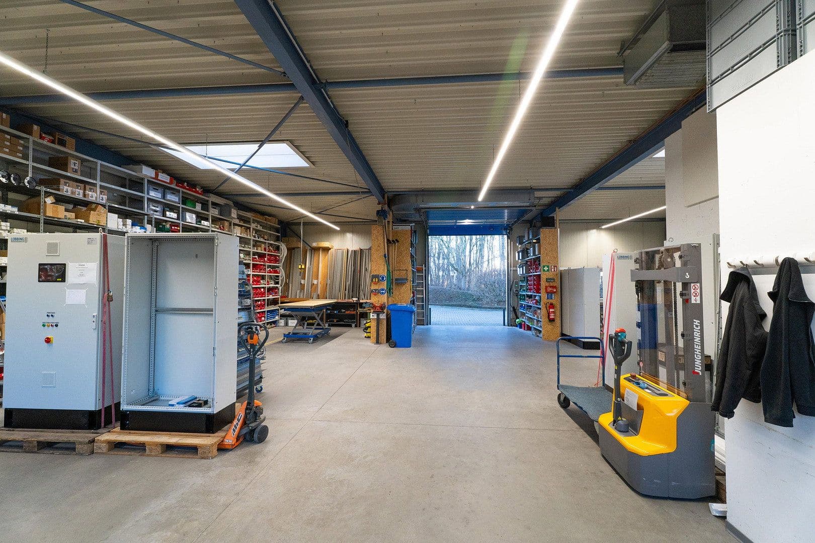 non-residential property to rent, 2,530 m², Rehwinkel 26, Porta Westfalica, North Rhine-Westphalia non-residential property to rent, 2,530 m², Rehwinkel 26, Porta Westfalica, North Rhine-Westphalia