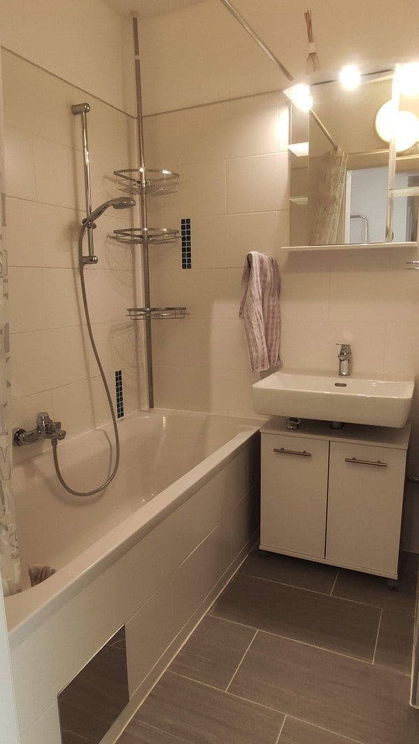 3 bedroom flat to rent, 64 m², Melissenweg 20, Linz, Upper Austria 3 bedroom flat to rent, 64 m², Melissenweg 20, Linz, Upper Austria