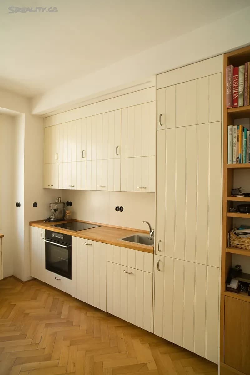 2 bedroom with open-plan kitchen flat for sale, 73 m², Vrázova, Prague, Prague 2 bedroom with open-plan kitchen flat for sale, 73 m², Vrázova, Prague, Prague