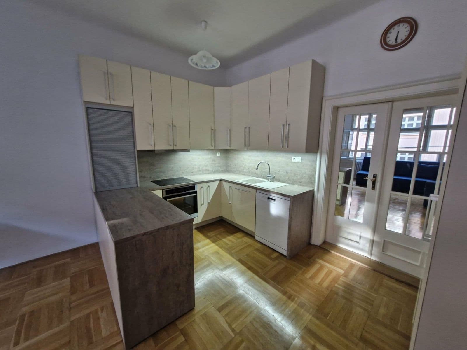 2 bedroom with open-plan kitchen flat to rent, 85 m², Podskalská, Prague, Prague 2 bedroom with open-plan kitchen flat to rent, 85 m², Podskalská, Prague, Prague
