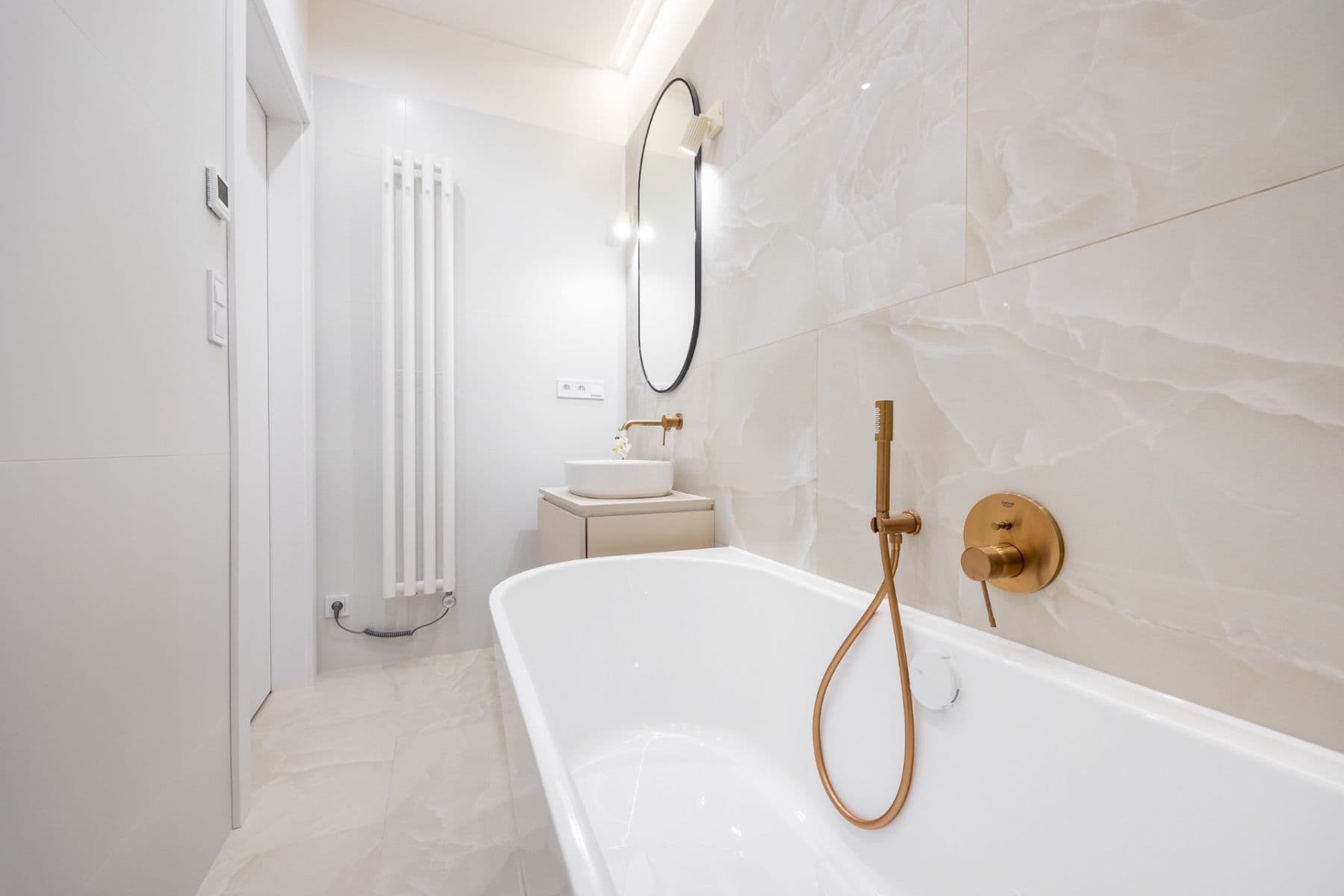 2 bedroom with open-plan kitchen flat for sale, 95 m², Řezáčovo náměstí, Prague, Prague 2 bedroom with open-plan kitchen flat for sale, 95 m², Řezáčovo náměstí, Prague, Prague