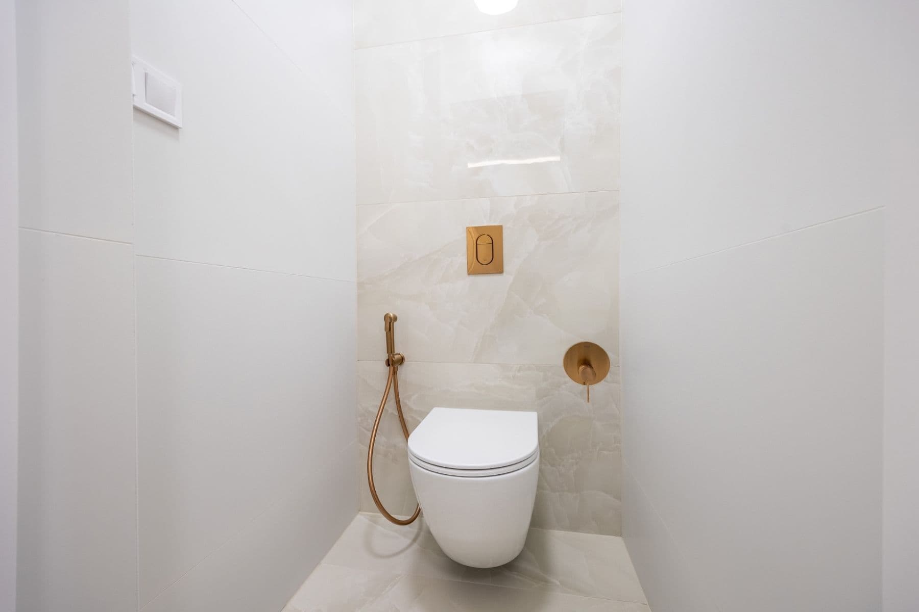 2 bedroom with open-plan kitchen flat for sale, 95 m², Řezáčovo náměstí, Prague, Prague 2 bedroom with open-plan kitchen flat for sale, 95 m², Řezáčovo náměstí, Prague, Prague