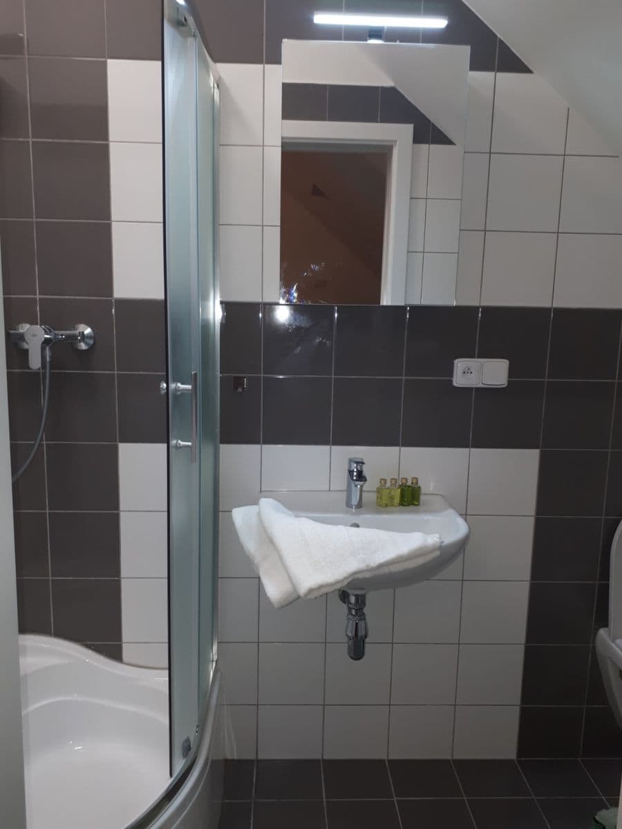 1 bedroom with open-plan kitchen flat to rent, 42 m², Husovo náměstí, Hostivice, Středočeský Region 1 bedroom with open-plan kitchen flat to rent, 42 m², Husovo náměstí, Hostivice, Středočeský Region