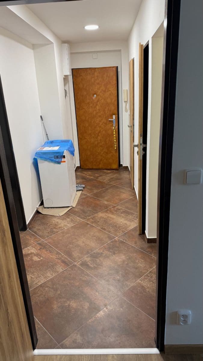 3 bedroom flat to rent, 68 m², Kpt. Fechtnera, Hradec Králové, Královéhradecký Region 3 bedroom flat to rent, 68 m², Kpt. Fechtnera, Hradec Králové, Královéhradecký Region