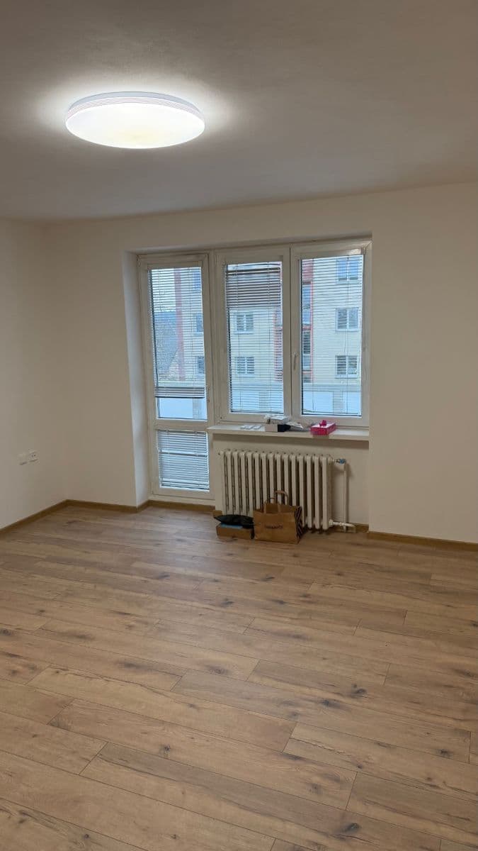 3 bedroom flat to rent, 68 m², Kpt. Fechtnera, Hradec Králové, Královéhradecký Region 3 bedroom flat to rent, 68 m², Kpt. Fechtnera, Hradec Králové, Královéhradecký Region