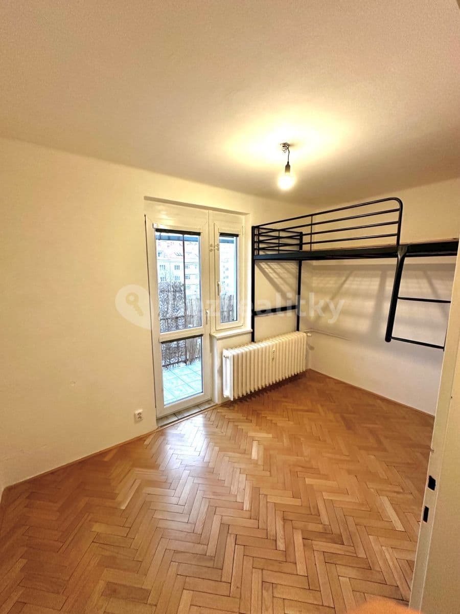 Studio flat to rent, 16 m², Vrchlického, Prague, Prague Studio flat to rent, 16 m², Vrchlického, Prague, Prague