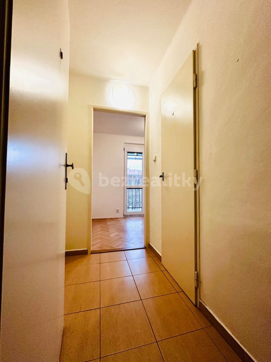 Studio flat to rent, 16 m², Vrchlického, Prague, Prague Studio flat to rent, 16 m², Vrchlického, Prague, Prague