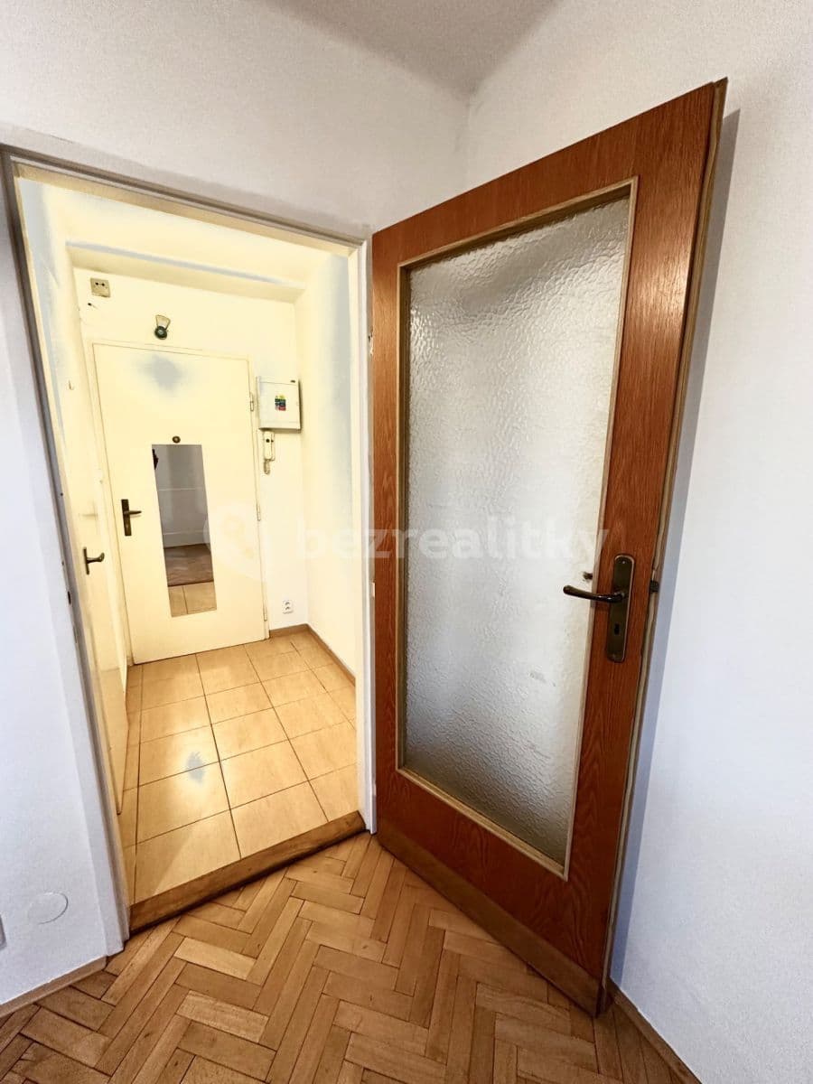 Studio flat to rent, 16 m², Vrchlického, Prague, Prague Studio flat to rent, 16 m², Vrchlického, Prague, Prague