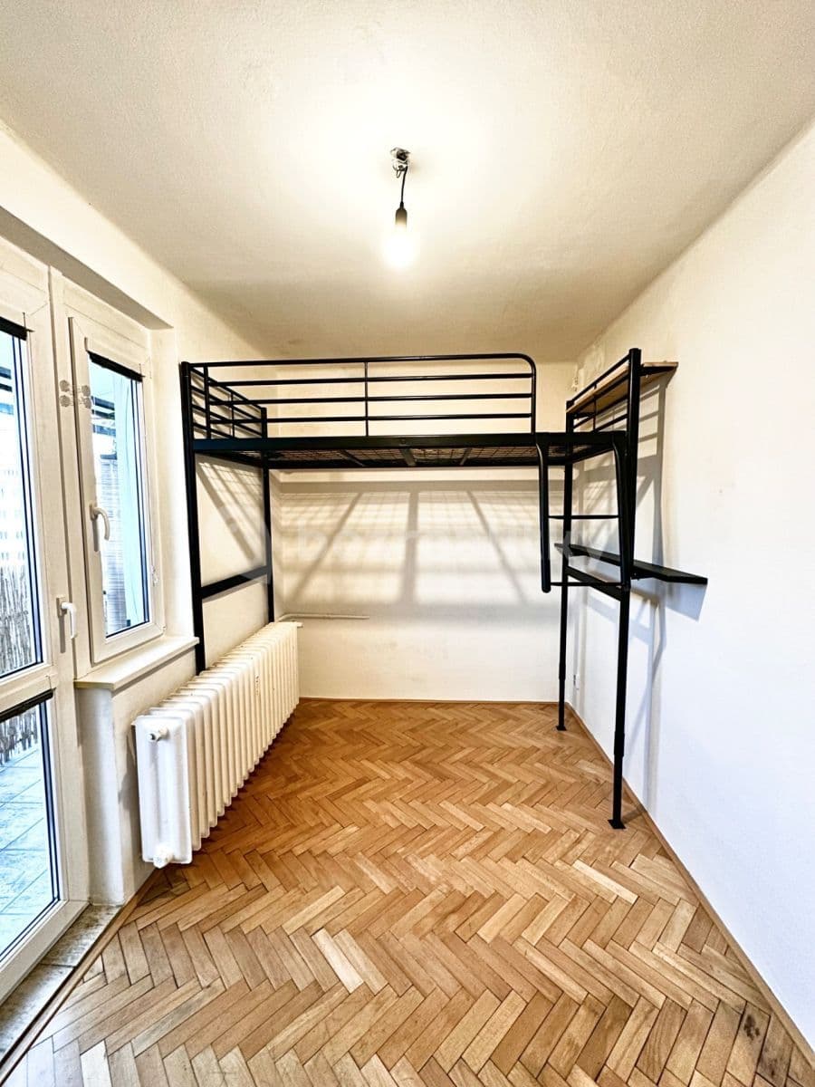 Studio flat to rent, 16 m², Vrchlického, Prague, Prague Studio flat to rent, 16 m², Vrchlického, Prague, Prague
