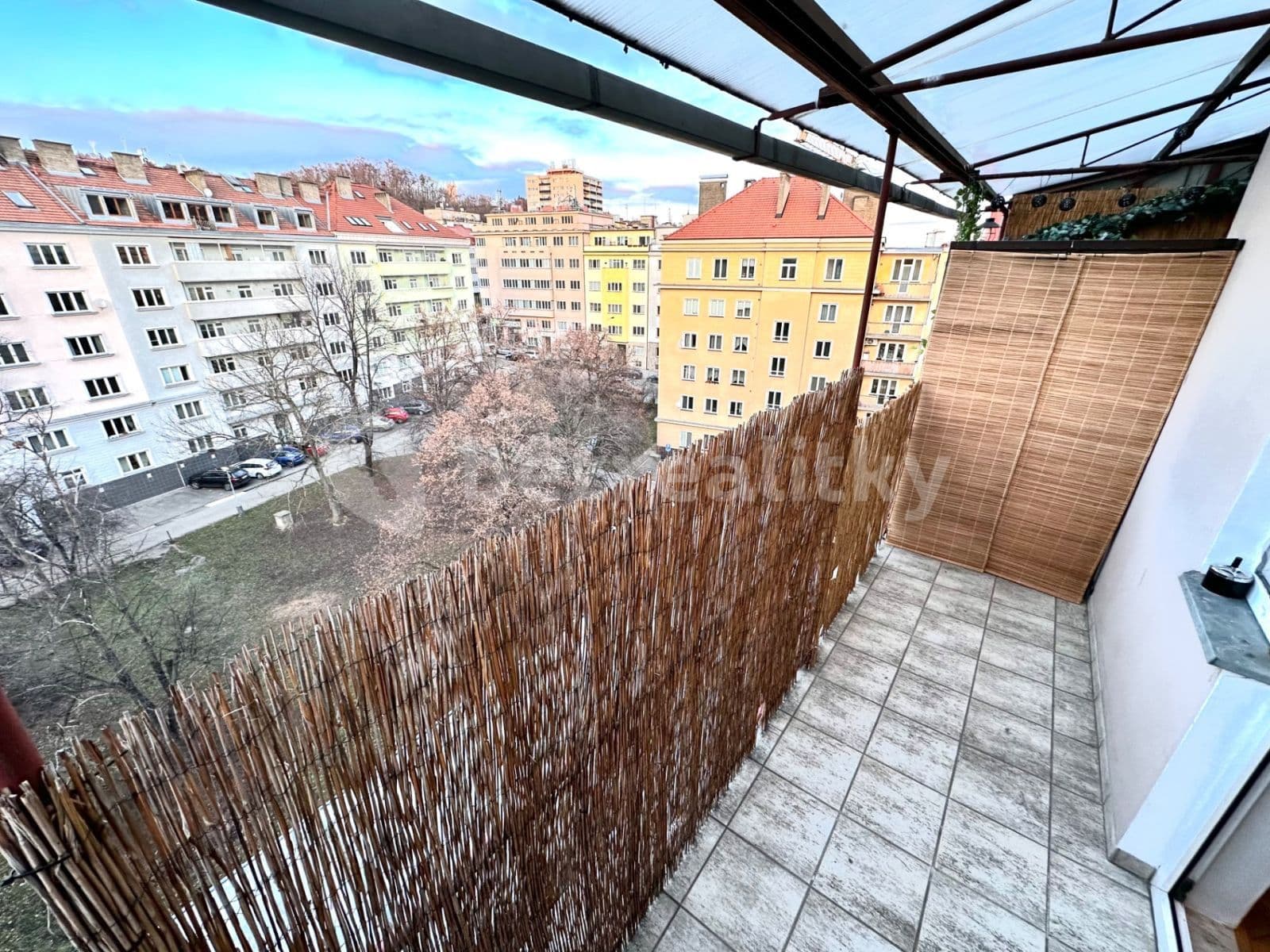 Studio flat to rent, 16 m², Vrchlického, Prague, Prague Studio flat to rent, 16 m², Vrchlického, Prague, Prague
