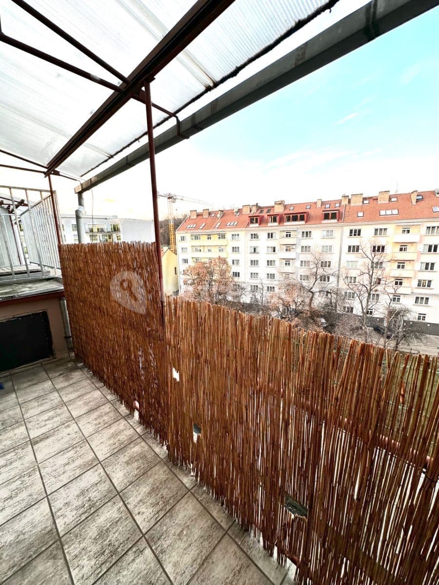 Studio flat to rent, 16 m², Vrchlického, Prague, Prague Studio flat to rent, 16 m², Vrchlického, Prague, Prague