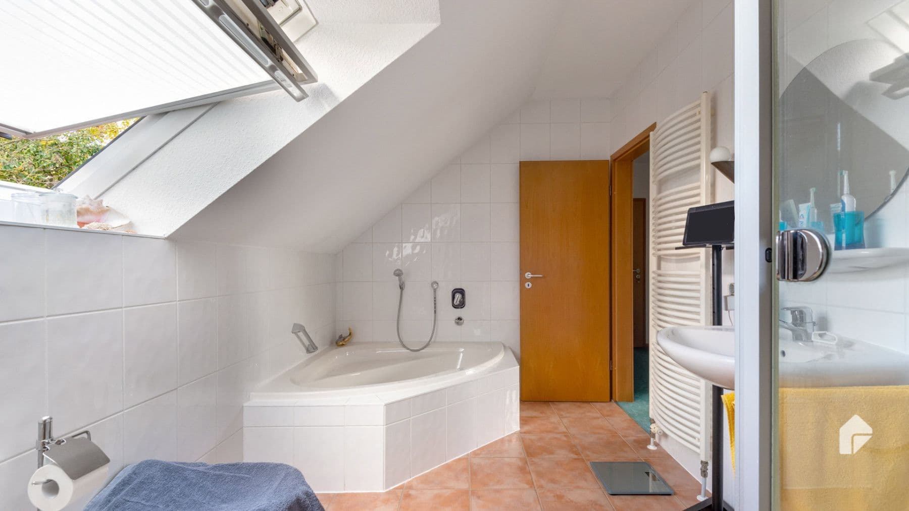 2 bedroom with open-plan kitchen flat to rent, 140 m², Niedernhausen, Hesse 2 bedroom with open-plan kitchen flat to rent, 140 m², Niedernhausen, Hesse