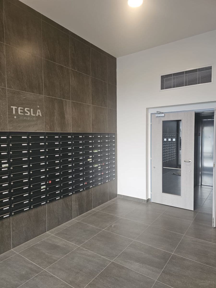 Studio flat to rent, 37 m², U Tesly, Prague, Prague Studio flat to rent, 37 m², U Tesly, Prague, Prague