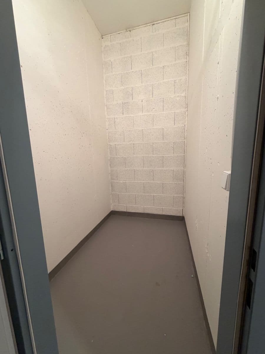 Studio flat to rent, 37 m², U Tesly, Prague, Prague Studio flat to rent, 37 m², U Tesly, Prague, Prague