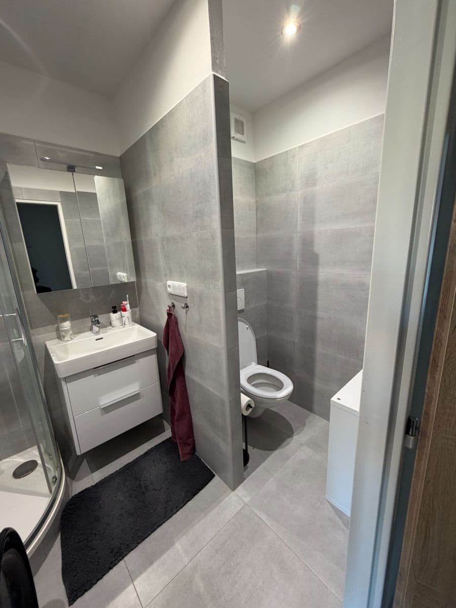 3 bedroom flat to rent, 72 m², K Sokolovně, Hradec Králové, Královéhradecký Region 3 bedroom flat to rent, 72 m², K Sokolovně, Hradec Králové, Královéhradecký Region