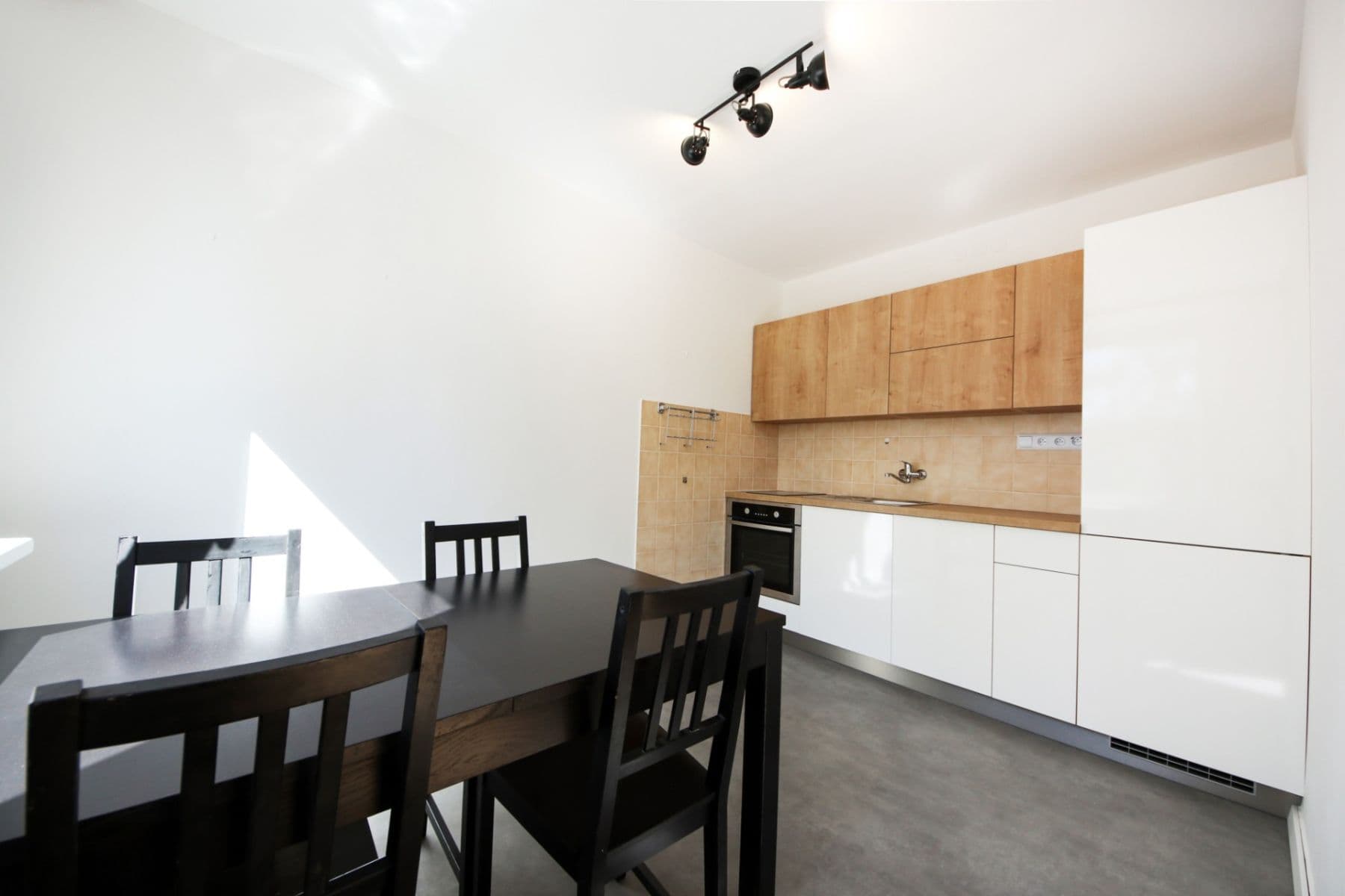 3 bedroom flat to rent, 56 m², Pujmanové, Prague, Prague 3 bedroom flat to rent, 56 m², Pujmanové, Prague, Prague