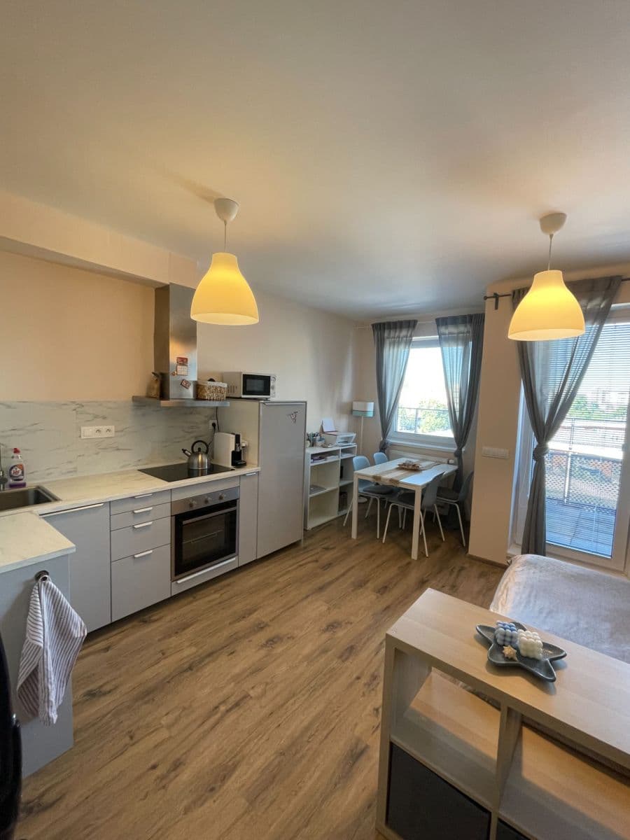 Studio flat to rent, 33 m², Škrábkových, Prague, Prague Studio flat to rent, 33 m², Škrábkových, Prague, Prague