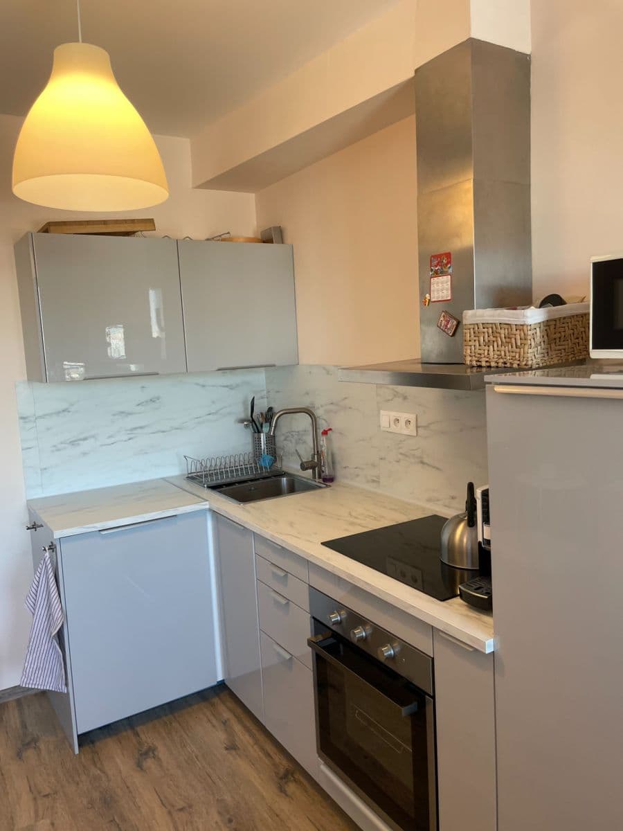 Studio flat to rent, 33 m², Škrábkových, Prague, Prague Studio flat to rent, 33 m², Škrábkových, Prague, Prague