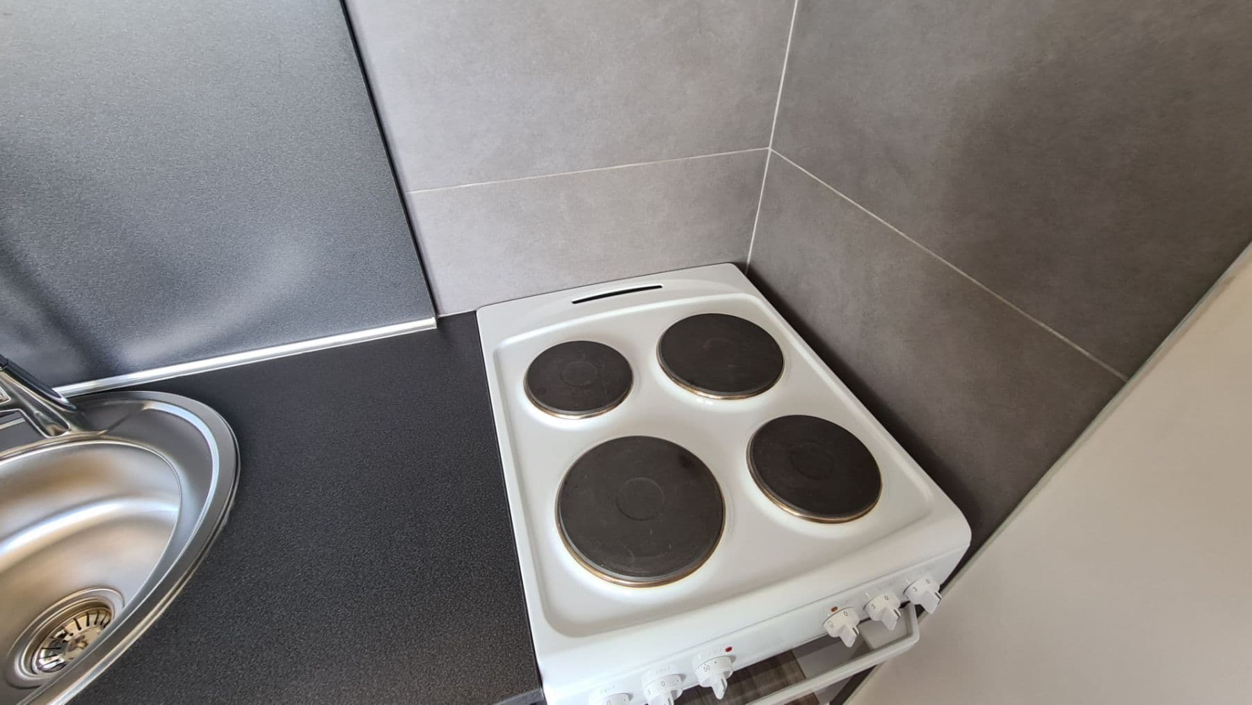 Studio flat to rent, 25 m², Italská, Kladno, Středočeský Region Studio flat to rent, 25 m², Italská, Kladno, Středočeský Region