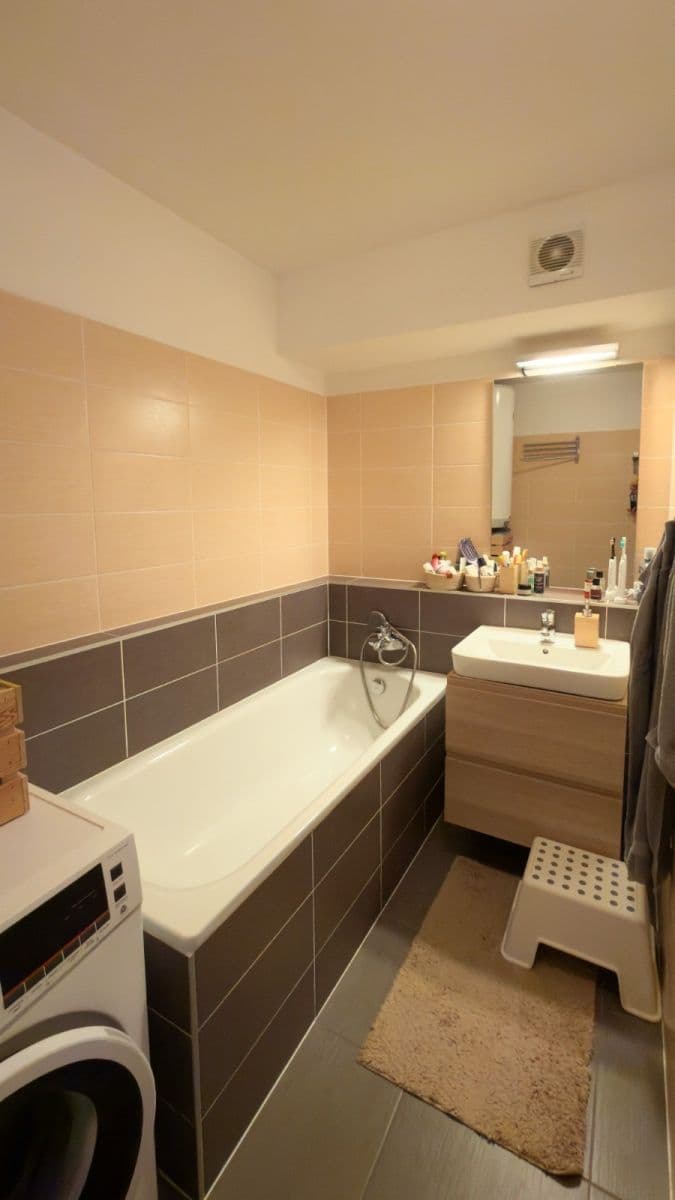 2 bedroom with open-plan kitchen flat for sale, 90 m², U potoka, Jinočany, Středočeský Region 2 bedroom with open-plan kitchen flat for sale, 90 m², U potoka, Jinočany, Středočeský Region