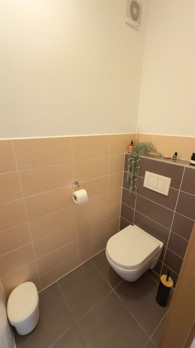 2 bedroom with open-plan kitchen flat for sale, 90 m², U potoka, Jinočany, Středočeský Region 2 bedroom with open-plan kitchen flat for sale, 90 m², U potoka, Jinočany, Středočeský Region