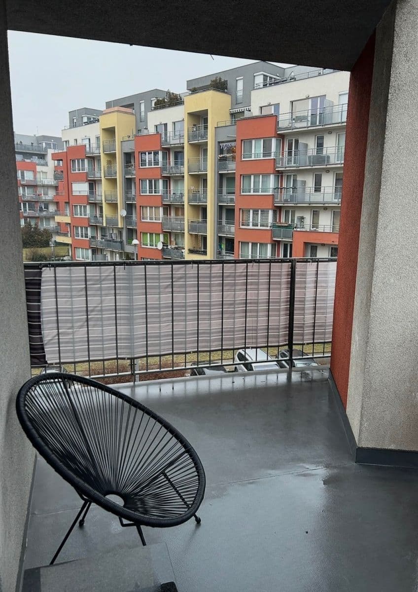 2 bedroom with open-plan kitchen flat to rent, 80 m², Sazovická, Prague, Prague 2 bedroom with open-plan kitchen flat to rent, 80 m², Sazovická, Prague, Prague