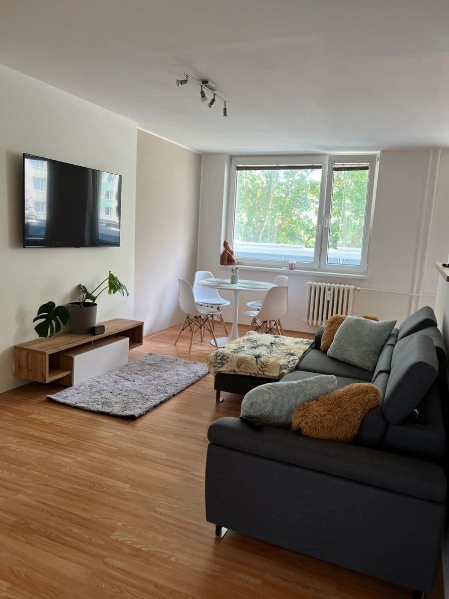 2 bedroom with open-plan kitchen flat to rent, 70 m², Havlíčkova, Mladá Boleslav, Středočeský Region 2 bedroom with open-plan kitchen flat to rent, 70 m², Havlíčkova, Mladá Boleslav, Středočeský Region