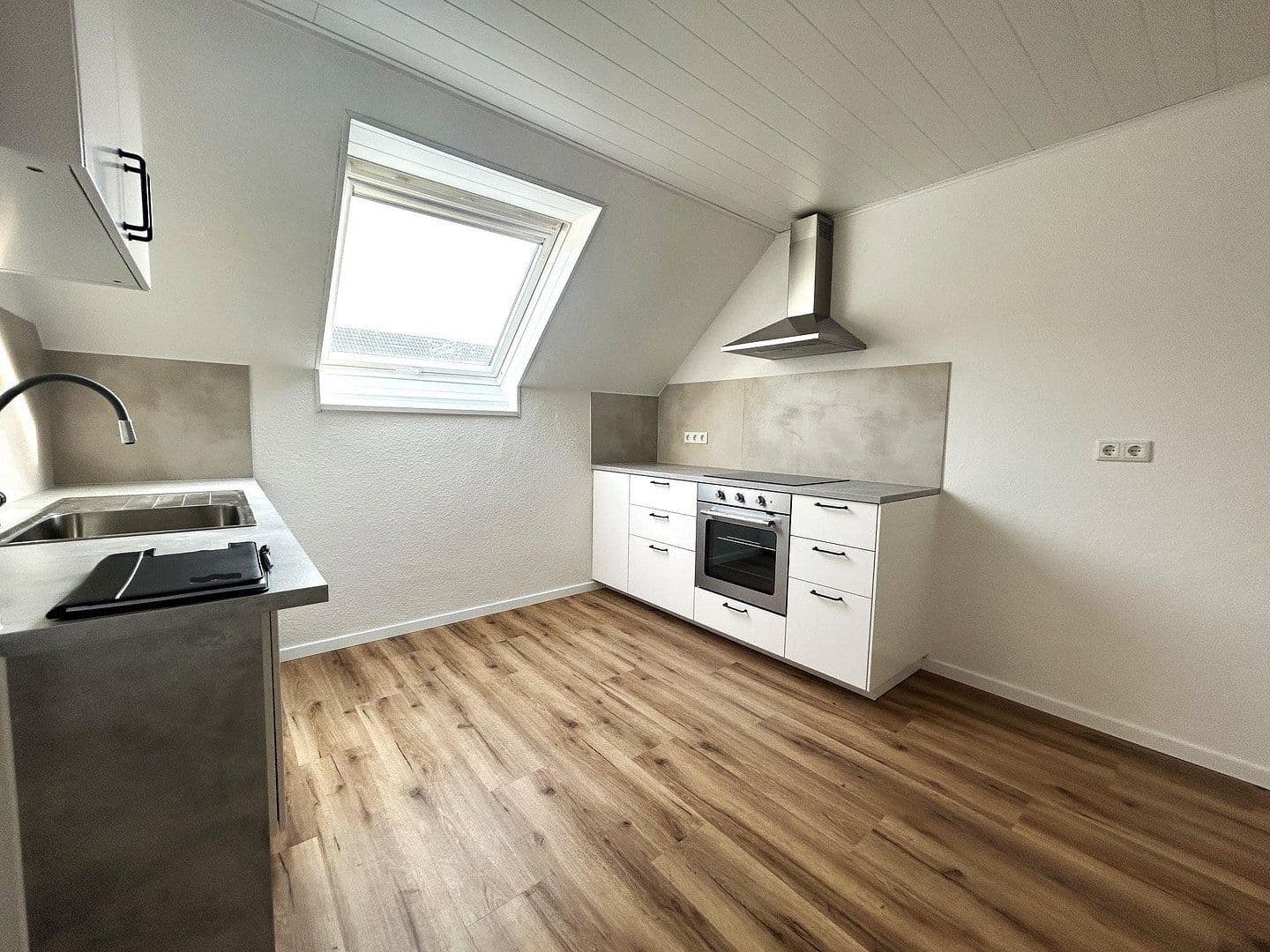 2 bedroom with open-plan kitchen flat to rent, 87 m², Grafenstraße 13, Wuppertal, North Rhine-Westphalia 2 bedroom with open-plan kitchen flat to rent, 87 m², Grafenstraße 13, Wuppertal, North Rhine-Westphalia