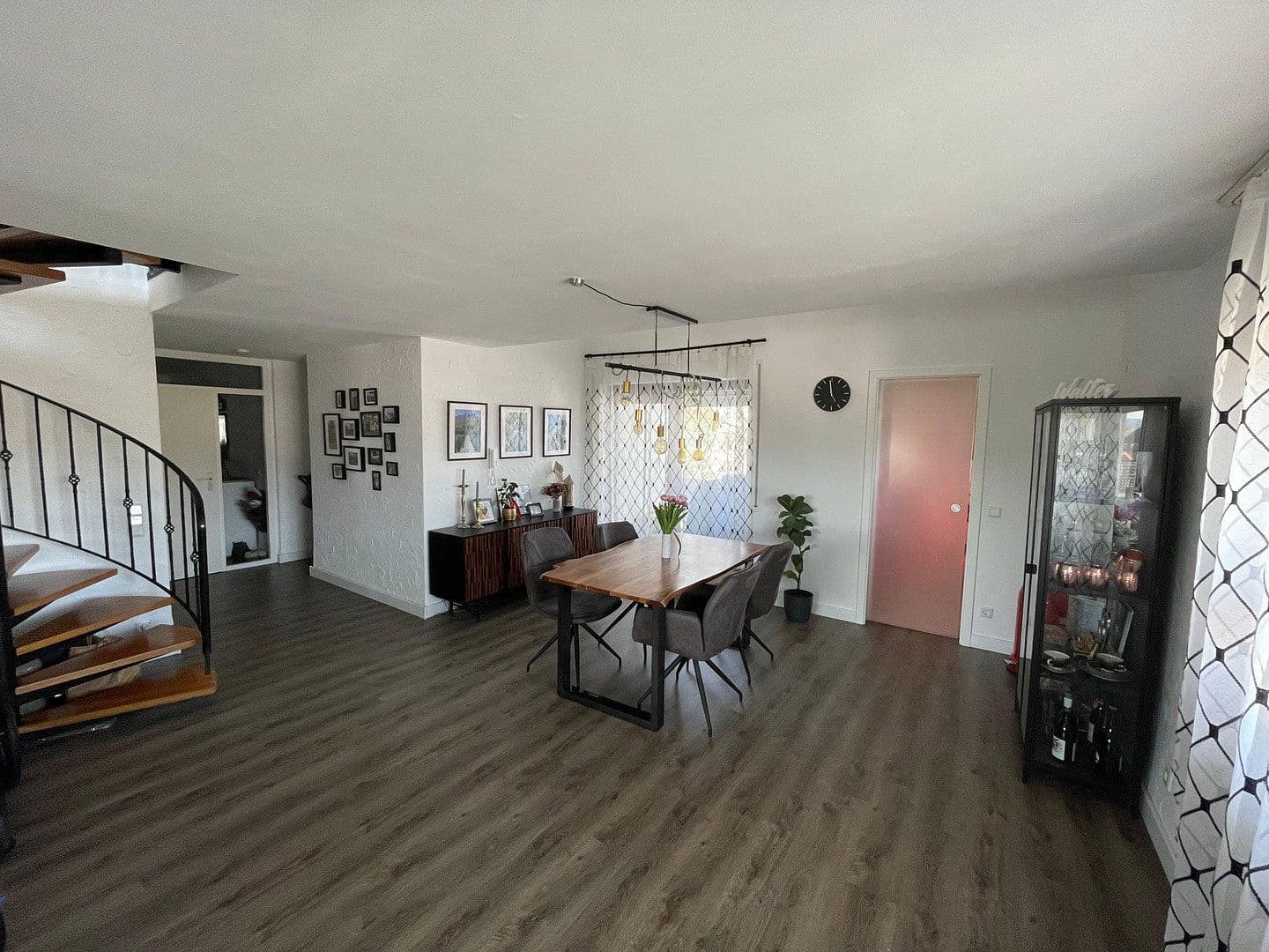 3 bedroom with open-plan kitchen flat for sale, 152 m², Philipp-Funk-Straße 98, Aalen, Baden-Württemberg 3 bedroom with open-plan kitchen flat for sale, 152 m², Philipp-Funk-Straße 98, Aalen, Baden-Württemberg