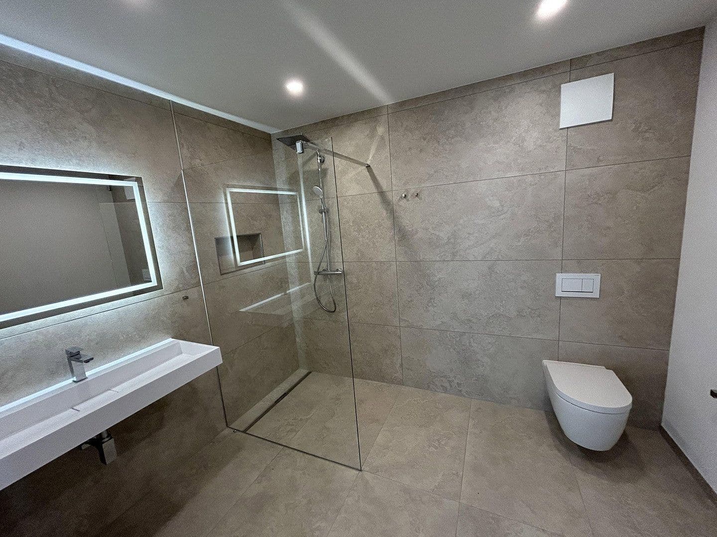 3 bedroom flat to rent, 108 m², Scheckertstrasse 2, Zell am Main, Bavaria 3 bedroom flat to rent, 108 m², Scheckertstrasse 2, Zell am Main, Bavaria