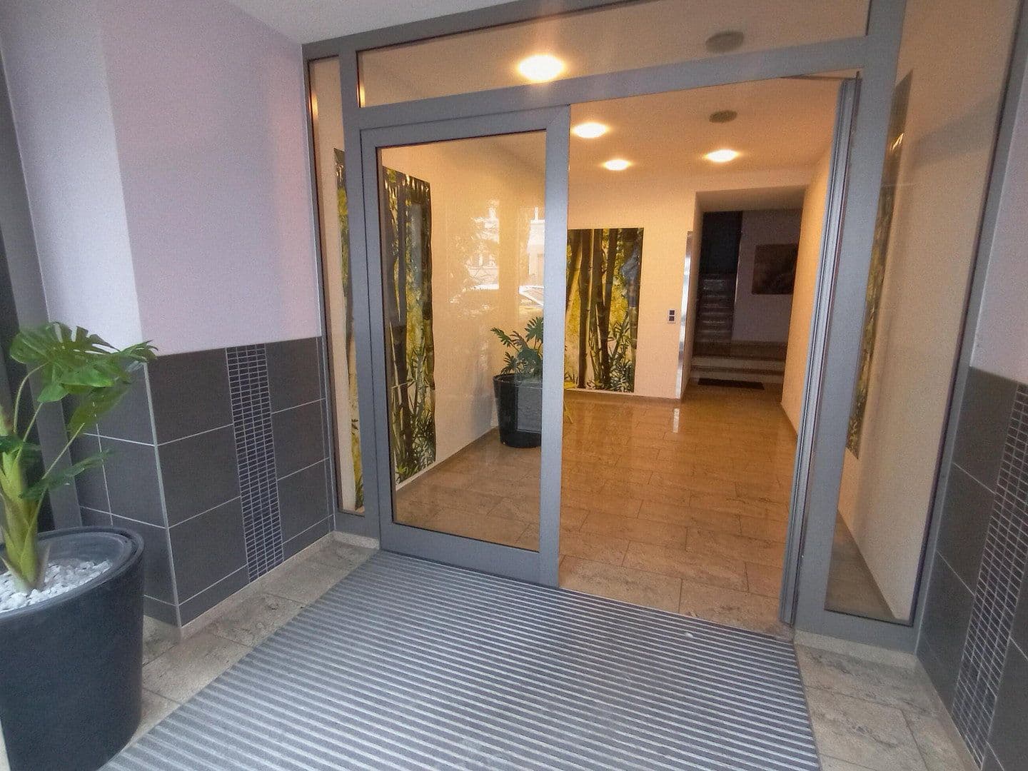 3 bedroom with open-plan kitchen flat to rent, 185 m², Harleßstr. 1a, Düsseldorf, North Rhine-Westphalia 3 bedroom with open-plan kitchen flat to rent, 185 m², Harleßstr. 1a, Düsseldorf, North Rhine-Westphalia