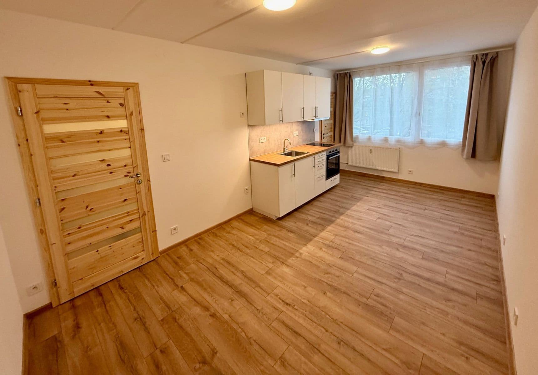 1 bedroom with open-plan kitchen flat to rent, 33 m², Holandská, Kladno, Středočeský Region 1 bedroom with open-plan kitchen flat to rent, 33 m², Holandská, Kladno, Středočeský Region