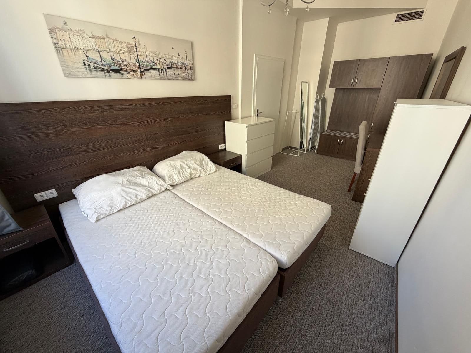 1 bedroom with open-plan kitchen flat to rent, 49 m², Sokolská, Prague, Prague 1 bedroom with open-plan kitchen flat to rent, 49 m², Sokolská, Prague, Prague