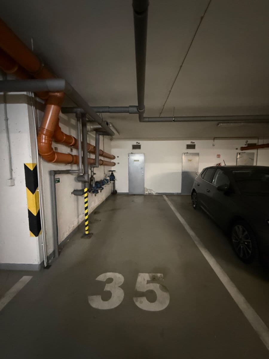 1 bedroom with open-plan kitchen flat to rent, 59 m², Sazovická, Prague, Prague 1 bedroom with open-plan kitchen flat to rent, 59 m², Sazovická, Prague, Prague