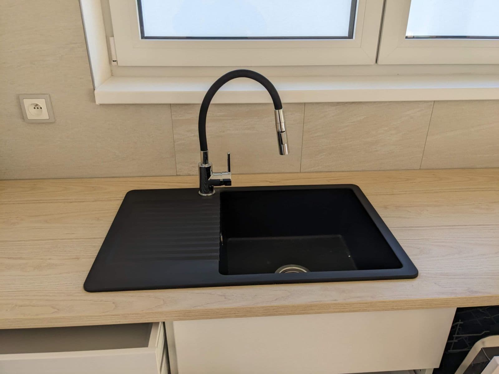 3 bedroom with open-plan kitchen flat to rent, 111 m², K Řeporyjím, Prague, Prague 3 bedroom with open-plan kitchen flat to rent, 111 m², K Řeporyjím, Prague, Prague