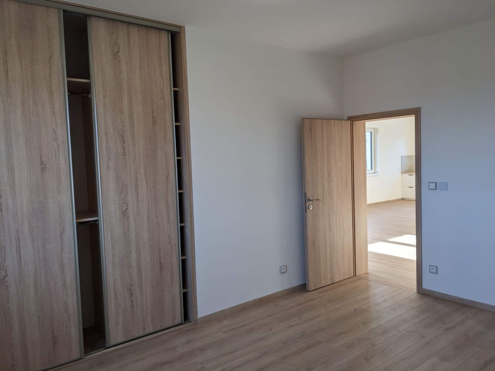 3 bedroom with open-plan kitchen flat to rent, 111 m², K Řeporyjím, Prague, Prague 3 bedroom with open-plan kitchen flat to rent, 111 m², K Řeporyjím, Prague, Prague