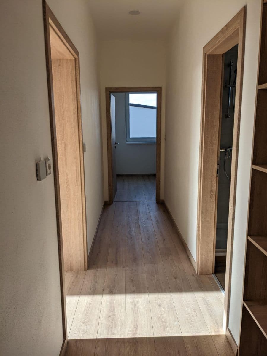 3 bedroom with open-plan kitchen flat to rent, 111 m², K Řeporyjím, Prague, Prague 3 bedroom with open-plan kitchen flat to rent, 111 m², K Řeporyjím, Prague, Prague