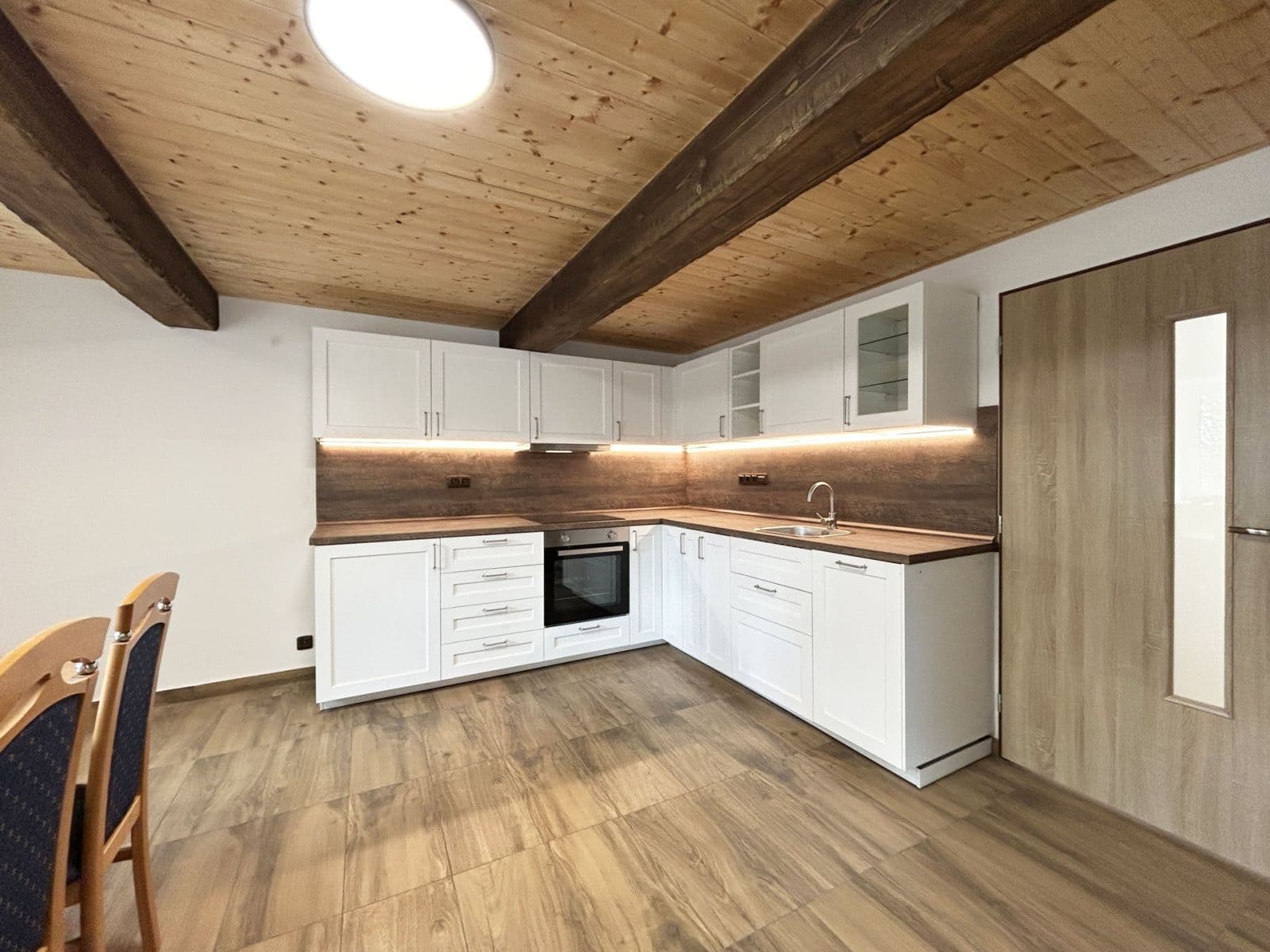 3 bedroom flat to rent, 144 m², Štětí, Ústecký Region 3 bedroom flat to rent, 144 m², Štětí, Ústecký Region