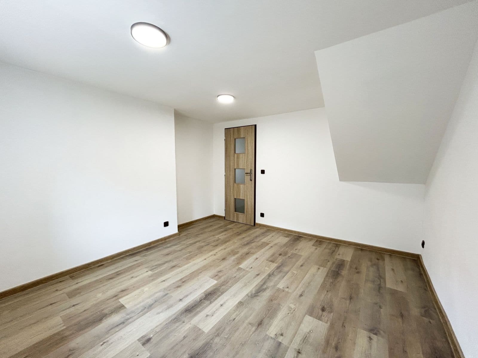 3 bedroom flat to rent, 144 m², Štětí, Ústecký Region 3 bedroom flat to rent, 144 m², Štětí, Ústecký Region