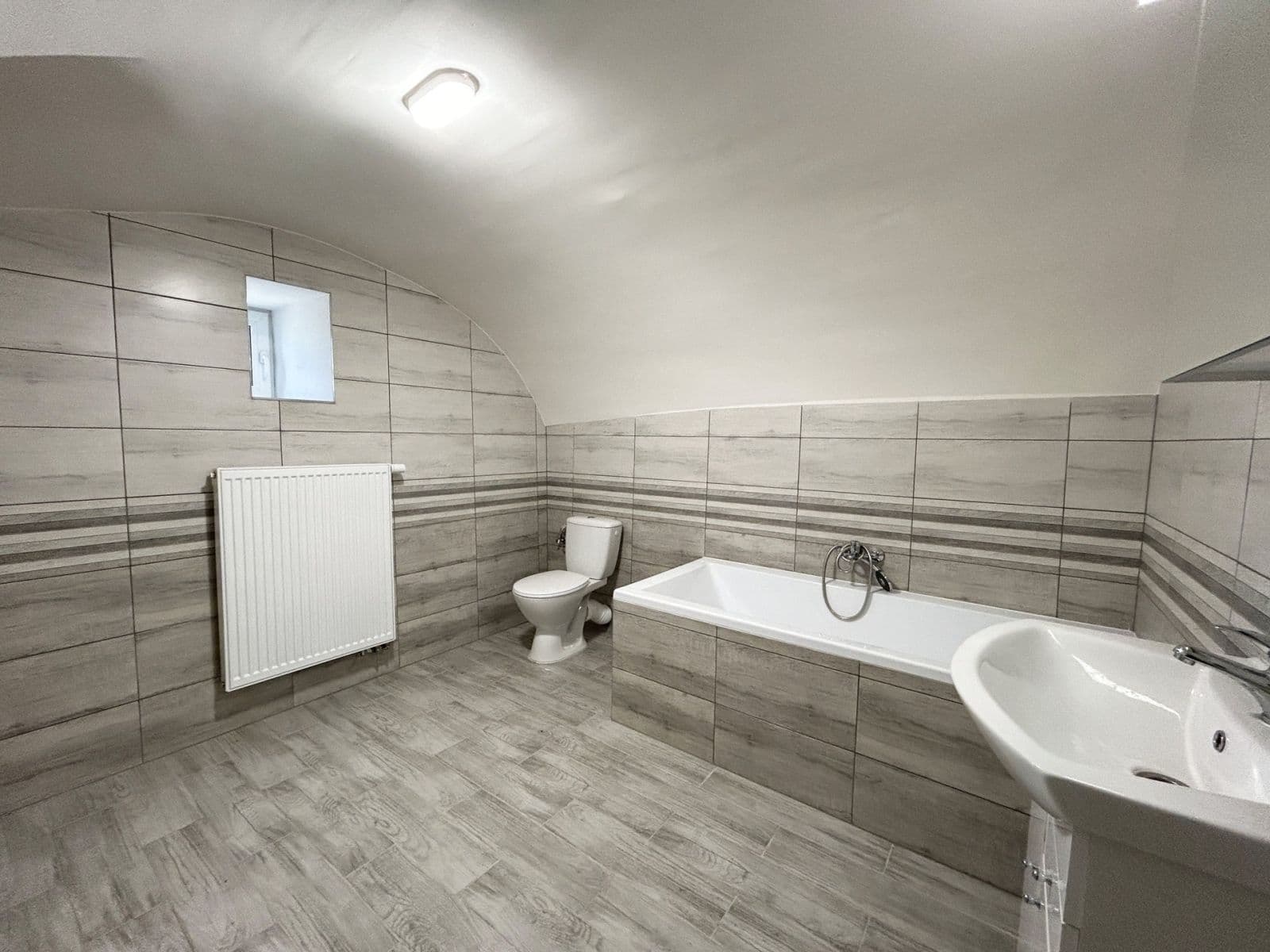 3 bedroom flat to rent, 144 m², Štětí, Ústecký Region 3 bedroom flat to rent, 144 m², Štětí, Ústecký Region