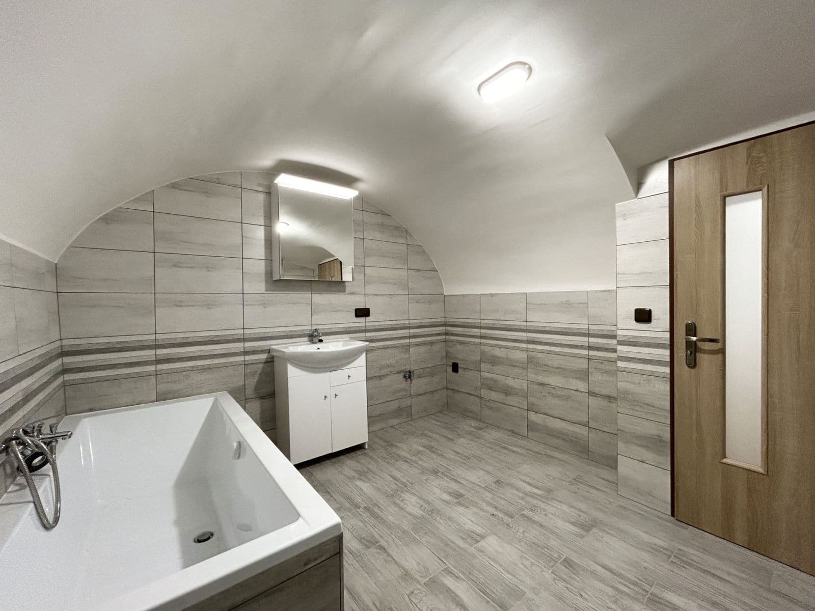 3 bedroom flat to rent, 144 m², Štětí, Ústecký Region 3 bedroom flat to rent, 144 m², Štětí, Ústecký Region