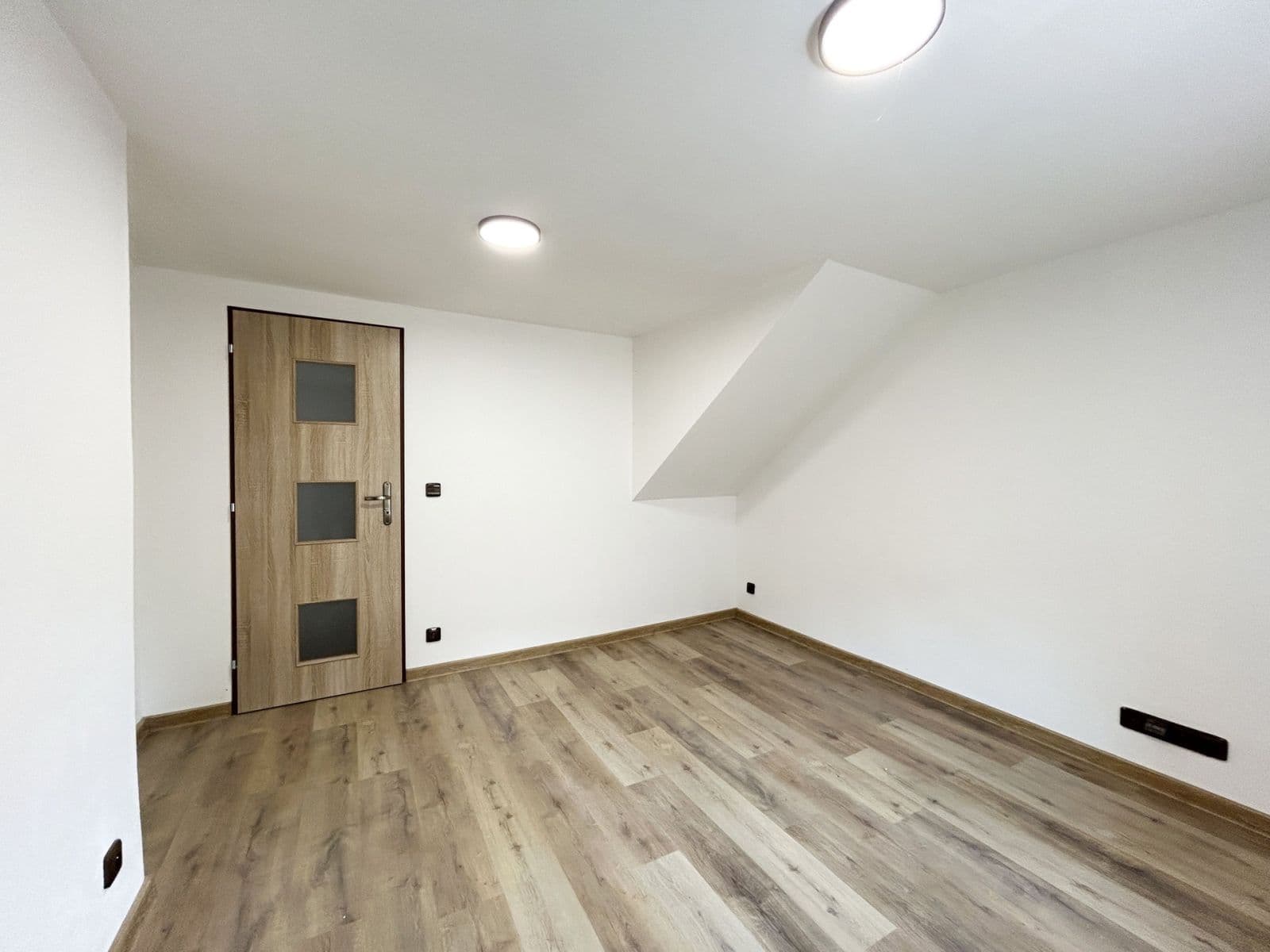 3 bedroom flat to rent, 144 m², Štětí, Ústecký Region 3 bedroom flat to rent, 144 m², Štětí, Ústecký Region