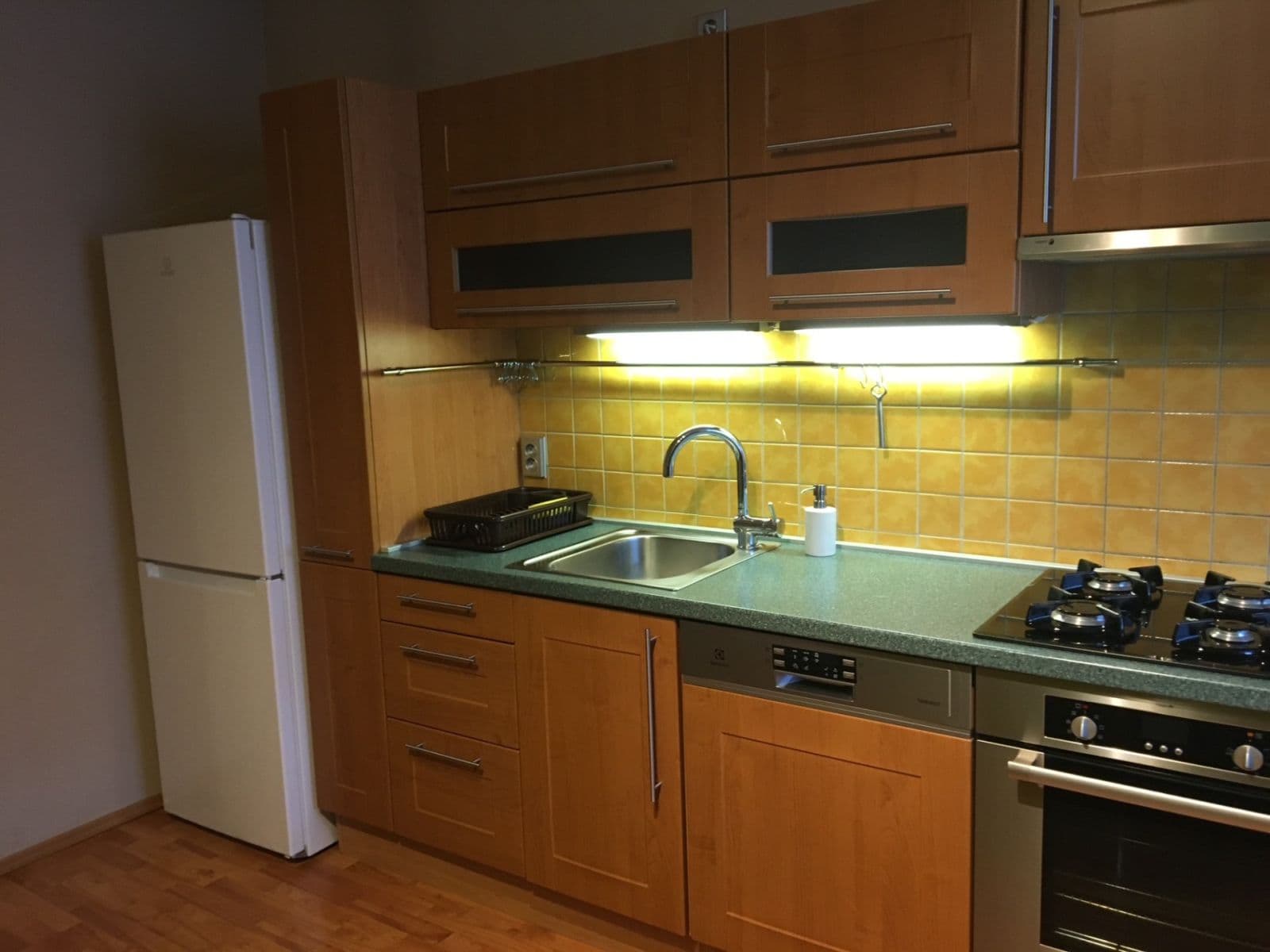 2 bedroom with open-plan kitchen flat to rent, 96 m², Viklefova, Prague, Prague 2 bedroom with open-plan kitchen flat to rent, 96 m², Viklefova, Prague, Prague