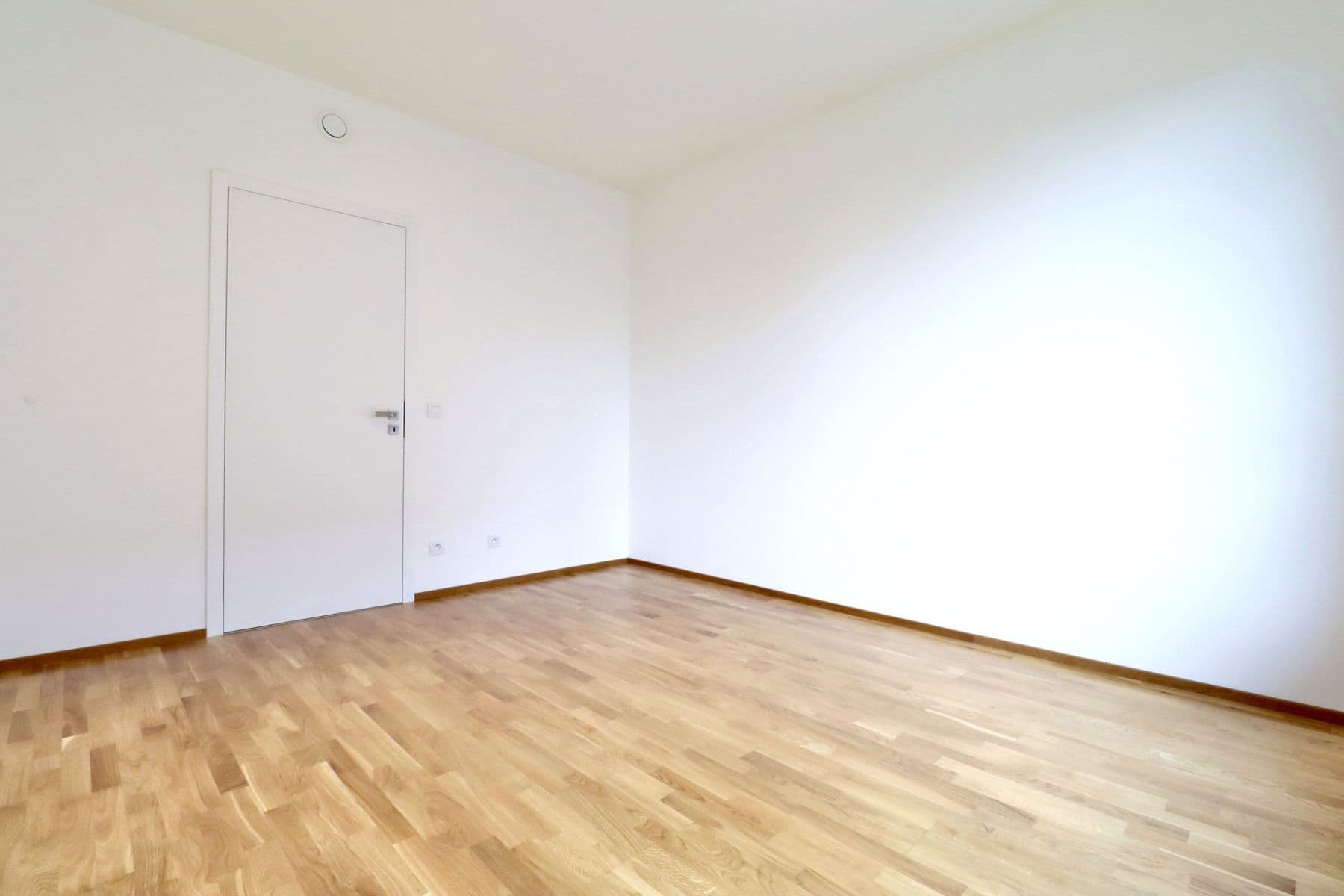 3 bedroom with open-plan kitchen flat to rent, 102 m², Čertův vršek, Prague, Prague 3 bedroom with open-plan kitchen flat to rent, 102 m², Čertův vršek, Prague, Prague